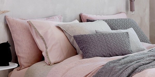 Linge de lit en vente en ligne : couette, oreiller et drap de lit